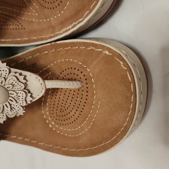 New!Light beige flower wedge flip flop arch support thong sandal off white ivory - Picture 6 of 11